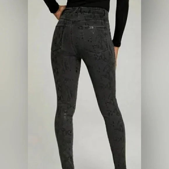 Good American Good Waist Jeans Gray Metallic Coated Snakeskin Skinny Size 8/29 - Picture 14 of 14